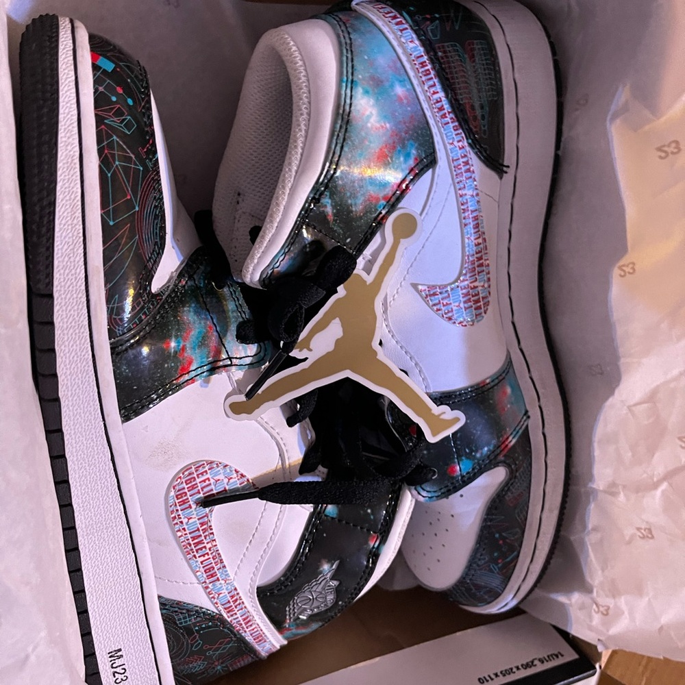 Jordan one size 6 brand new